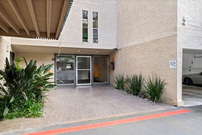 Building Photo - 1246 Walker Ave