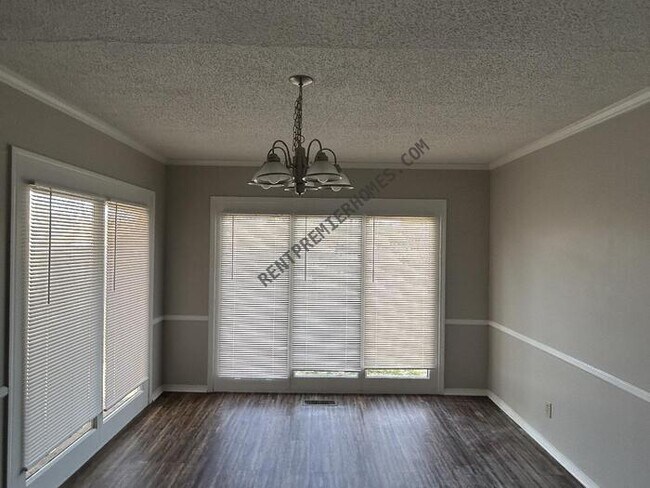 Foto del edificio - 2979 E 78th St