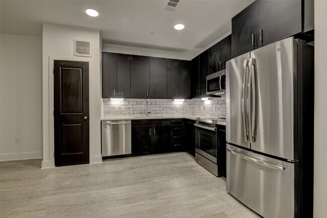 Foto del edificio - 6400 Washington Ave