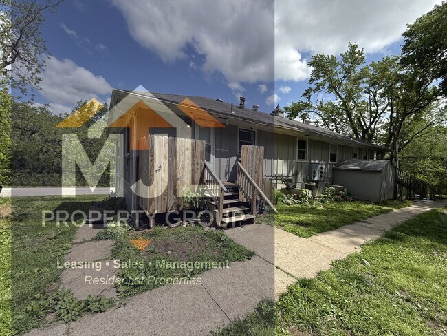Foto del edificio - Spacious 3 Bedroom / 1 Bath Apartment in Sugar Creek *Ready Now*