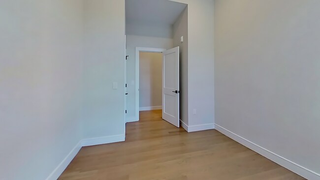 Foto del edificio - 16-18 Highgate St. Unit 302