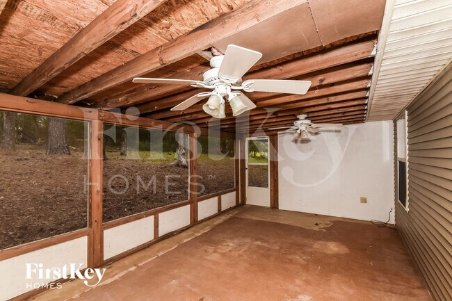 Building Photo - 7821 Southview Ln