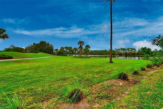 Foto del edificio - 4670 Turnberry Lake Dr
