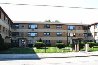 Primary Photo - 7900 S Paxton Ave