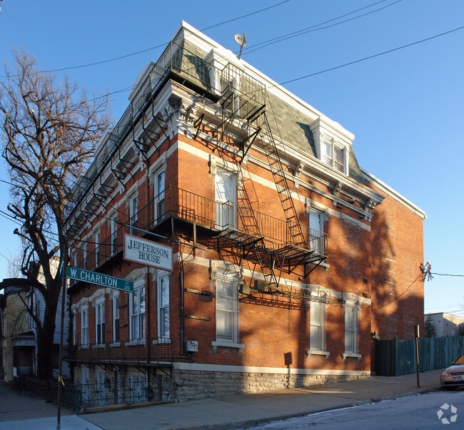 2700 Jefferson - 2700 Jefferson Apartments