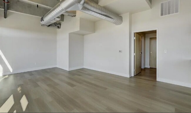 Foto del edificio - 415 E Pikes Peak Ave