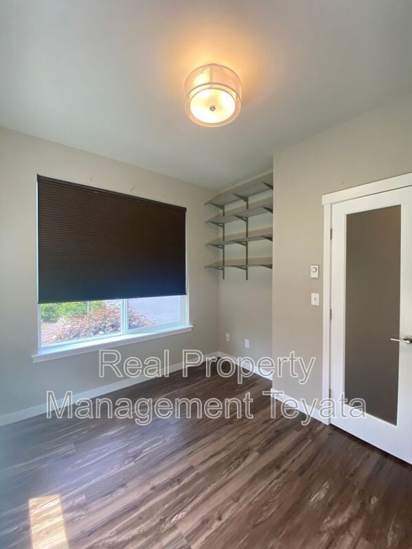 Building Photo - 9000 Bay Cir