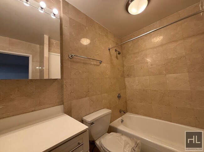 Building Photo - Fourth Avenue