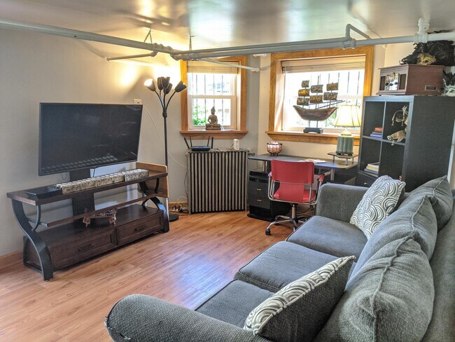 Great lighting during the day. - 3150 W Diversey Ave