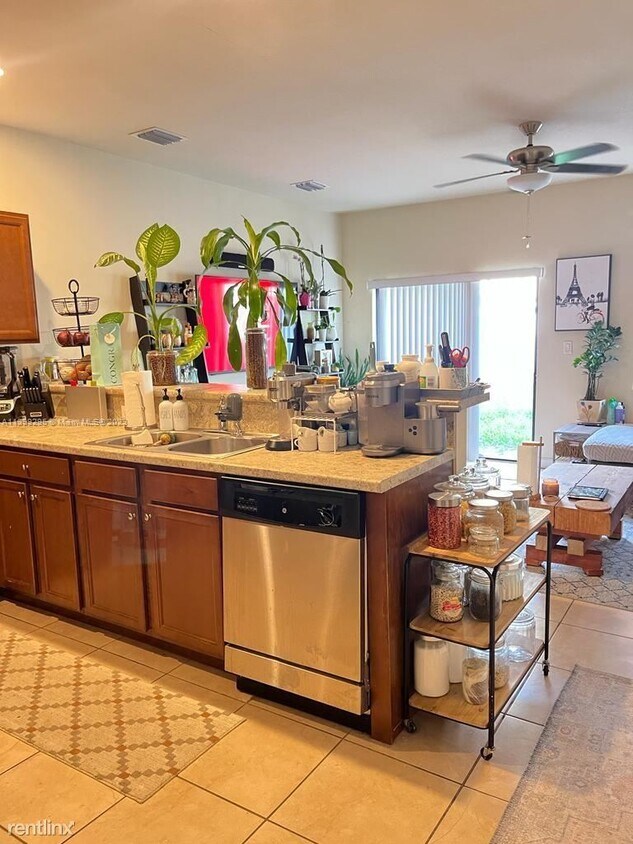 Foto principal - 3 br, 2.5 bath House - 8902 W 35th Ct