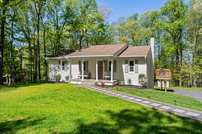 Foto del edificio - 7258 Baldwin Ridge Rd