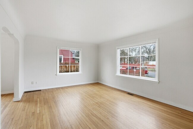 Foto del edificio - 611 S Ferrall St