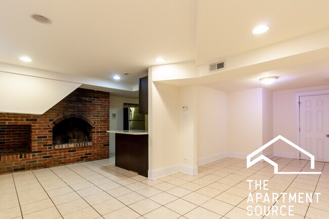 Foto del edificio - 877 W Lill Ave
