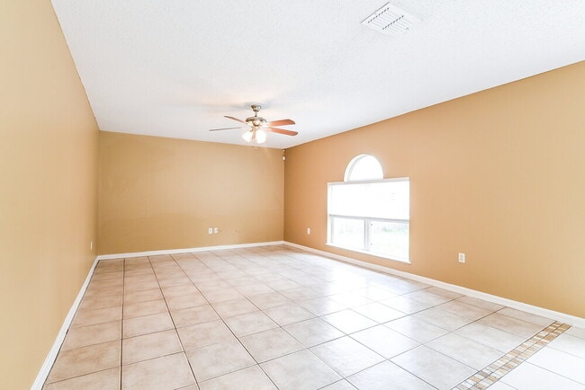 Building Photo - 2047 Galahad Dr