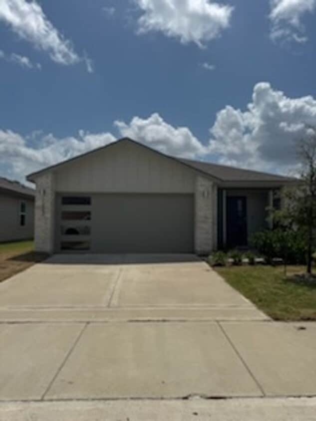 3 Bedroom, 2 Bath in Midtown Subdivision C... - 3 Bedroom, 2 Bath in Midtown Subdivision C...
