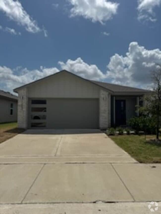 Building Photo - 1222 Amistad Lp