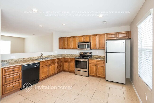 Building Photo - 1325 Waxwing Ave