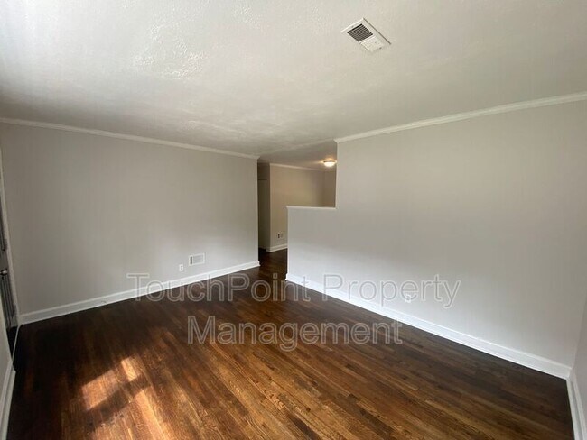 Building Photo - 3127 Barringer Dr
