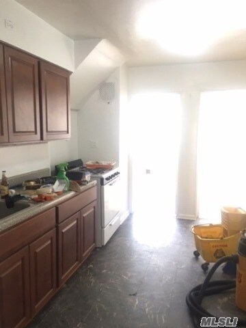 Foto del edificio - 78-11 164th St