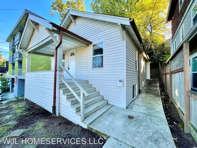 Building Photo - 4 br, 2 bath House - 55 W Dravus St