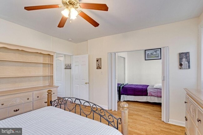 Foto del edificio - 726 Rock Creek Church Rd NW