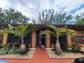 Building Photo - 1730 Acorn Ln