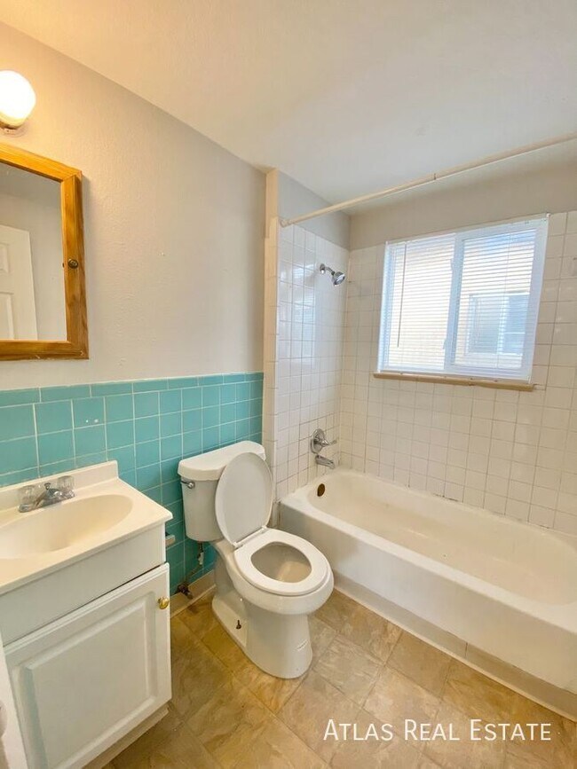 Foto del edificio - Experience Unmatched Comfort and Convenien...