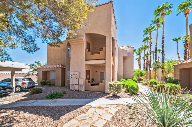 Building Photo - Charming 2-Bedroom Condo with Modern Ameni...