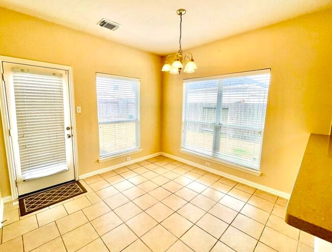 Building Photo - 2518 Brittany Lakes Dr