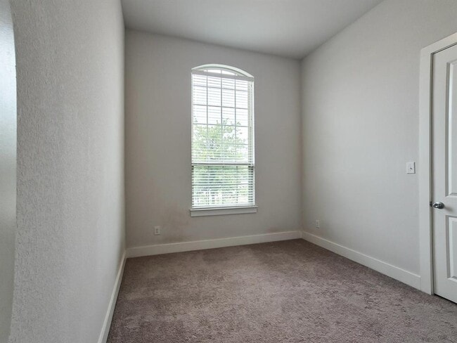 Building Photo - 5645 Bellissima Way