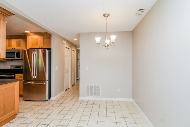 Building Photo - 3028 Dikewood Ct