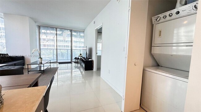 Foto del edificio - 495 Brickell Ave