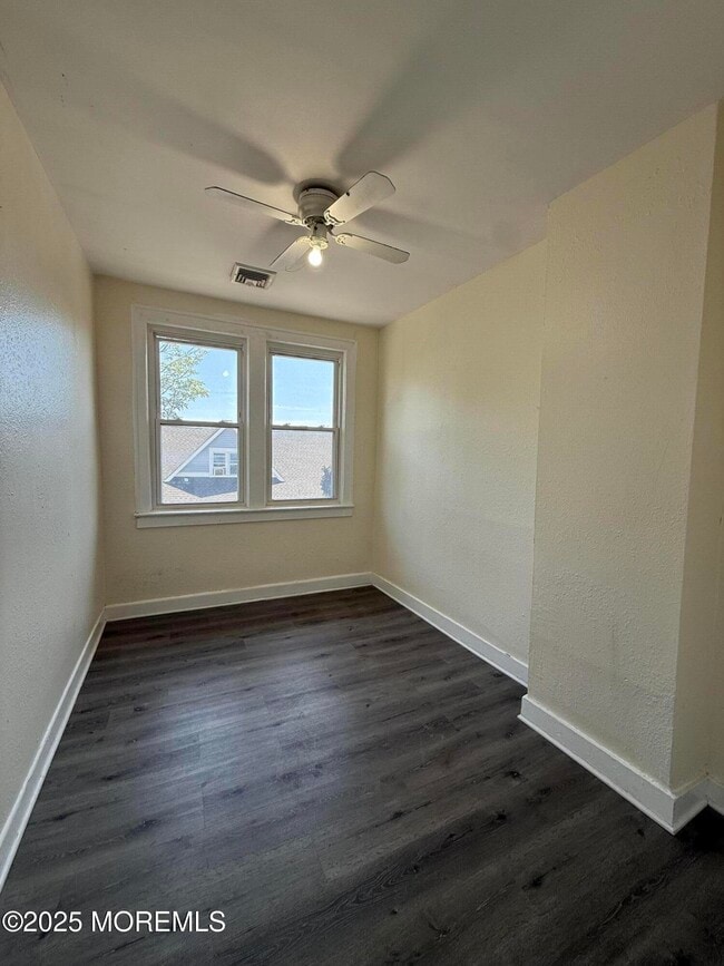 Building Photo - 35 2nd Ave
