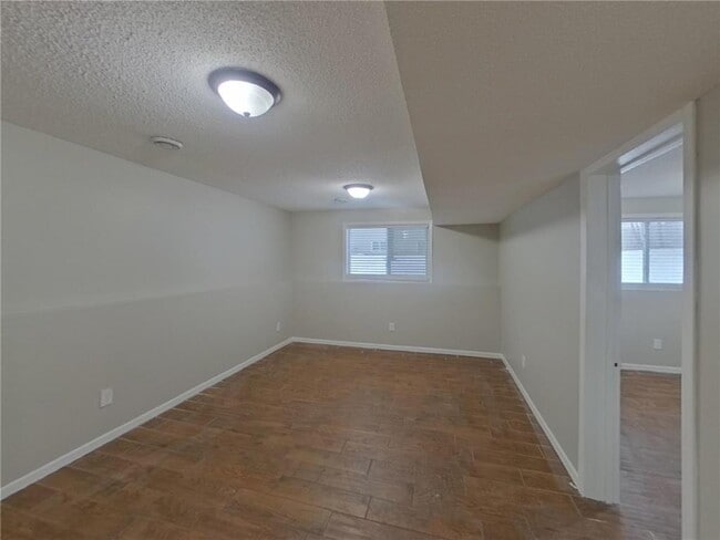 Building Photo - 3200 Jurdy Ct S