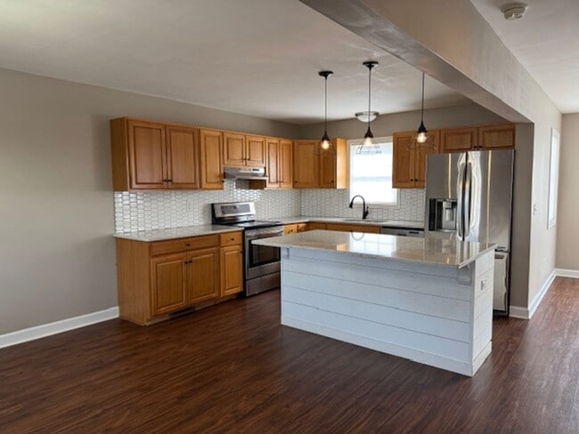 Building Photo - Single Family Home