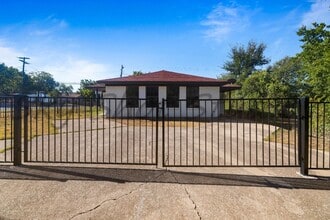 Building Photo - 2542 Avenue H