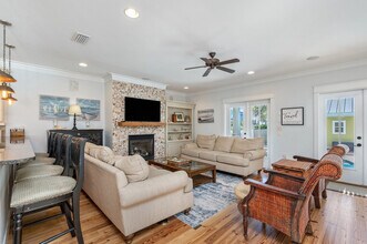 Building Photo - 87 Barracuda St