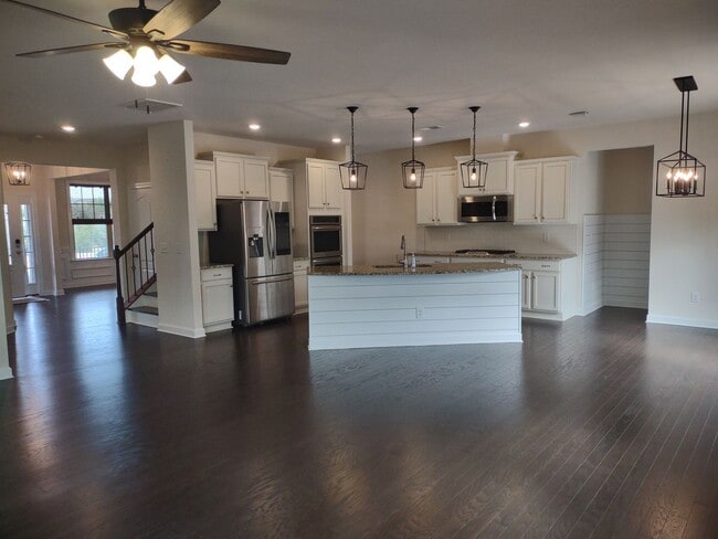 Building Photo - Beautiful home located in the Millbridge C...