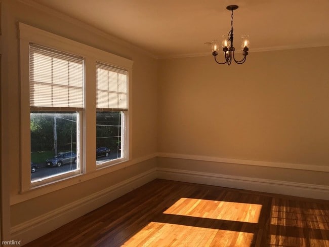 Building Photo - 793 16th Ave