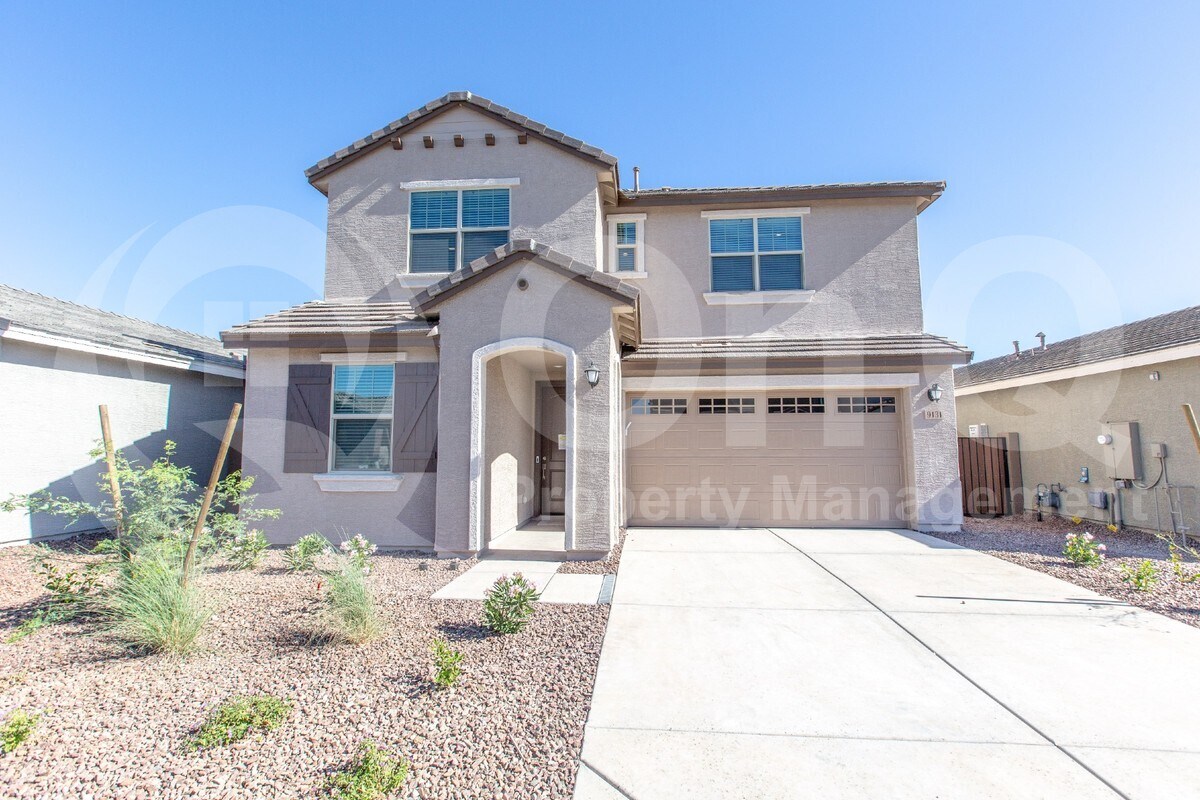 Primary Photo - 9131 W Glenrosa Ave