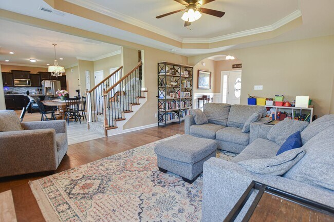 Building Photo - Pet Friendly Four Bedroom!