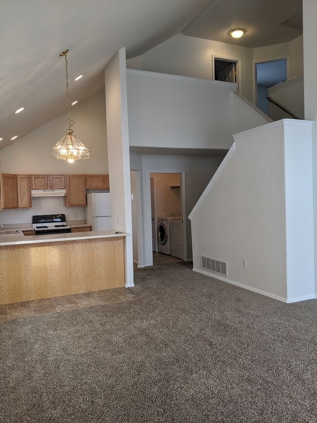 Building Photo - 4080 Diamond St