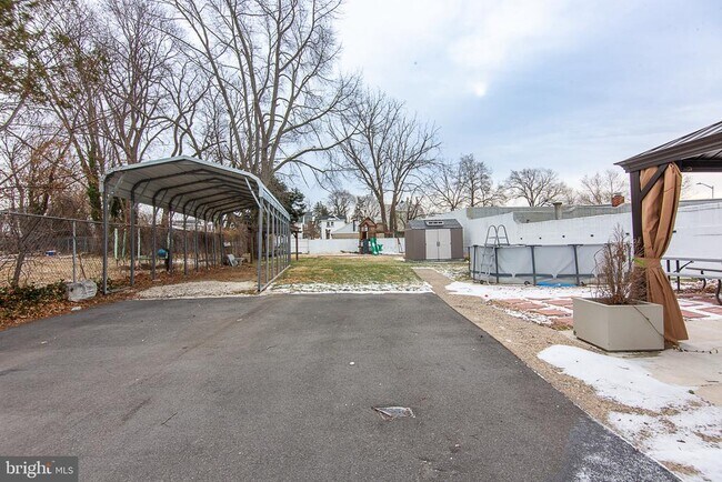 Foto del edificio - 7309 Sycamore Ave