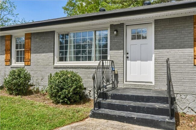 Foto del edificio - 2866 Belvedere Ln