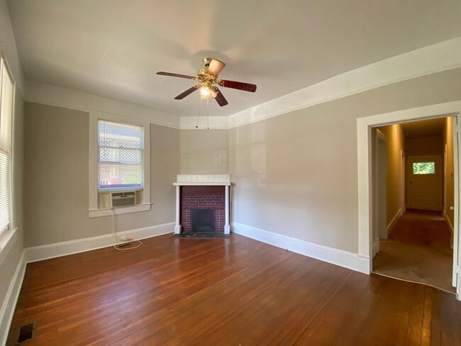 Building Photo - 818-818.5-8185 Woodrow St