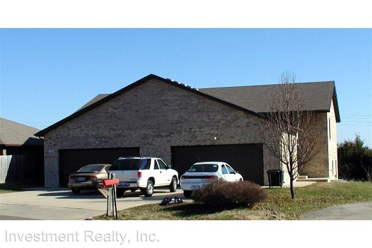 Primary Photo - 1415 Commercial Dr