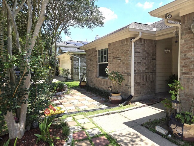 Foto del edificio - 18011 Featherfield Ln