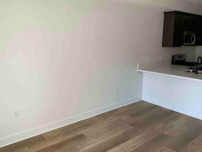 Foto del edificio - Modern Coastal Living – Brand New 1 Bedroom Apartment Just Blocks from the Beach!