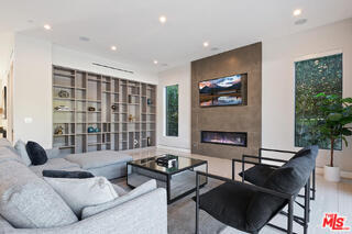 Building Photo - 6347 Maryland Dr