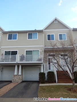 Primary Photo - 452 Willoughby Way W